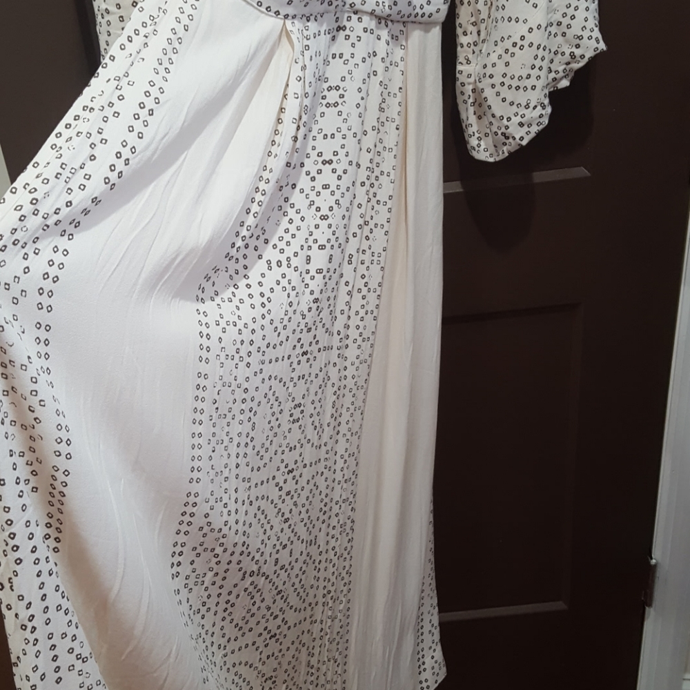 Woman's clothes - Picture 6 of 8